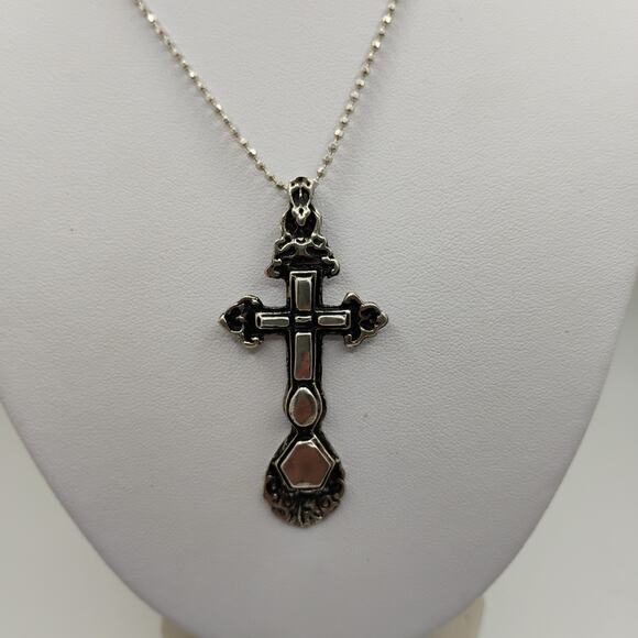 Rare Cross in Sterling Silver on an 18-inch Beaded Chain - Picture 1 of 6